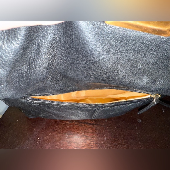 Vintage Liz Clairborne Black Leather Shoulder Bag mirror pockets gold lining - Picture 12 of 16